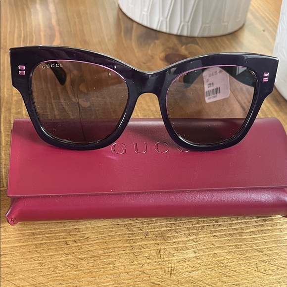 Gucci Women\'s Purple and Black Sunglasses main image 6